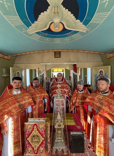 В Динской почтили память Царственных Страстотерпцев торжественным богослужением и крестным ходом
