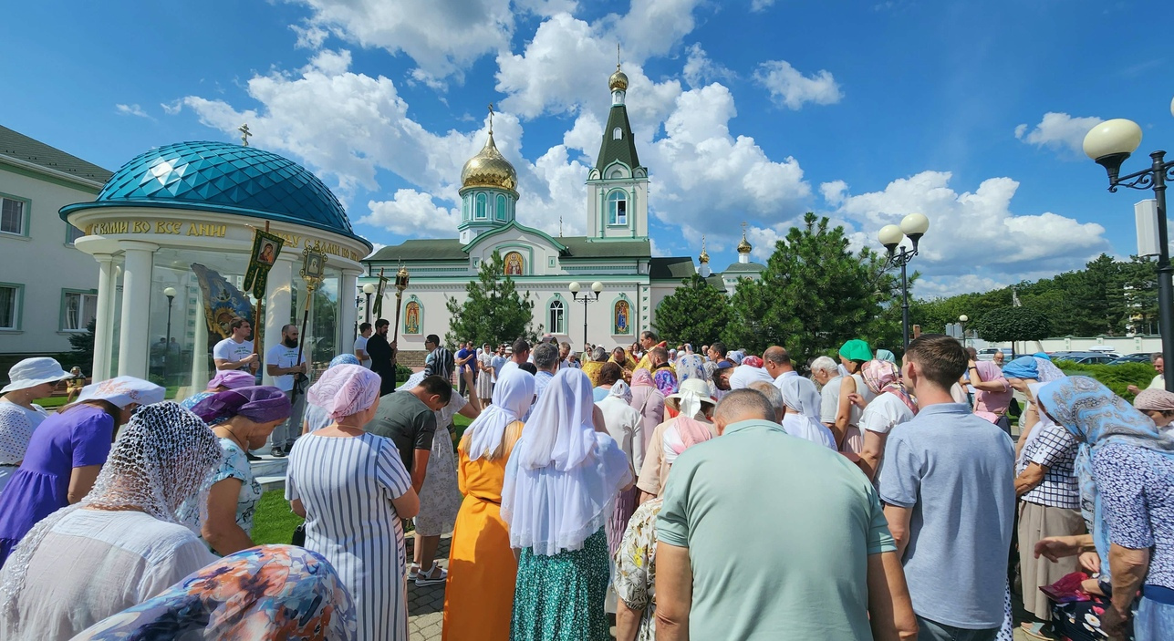 Воскресная служба в неделю 6-ю по Пятидесятнице