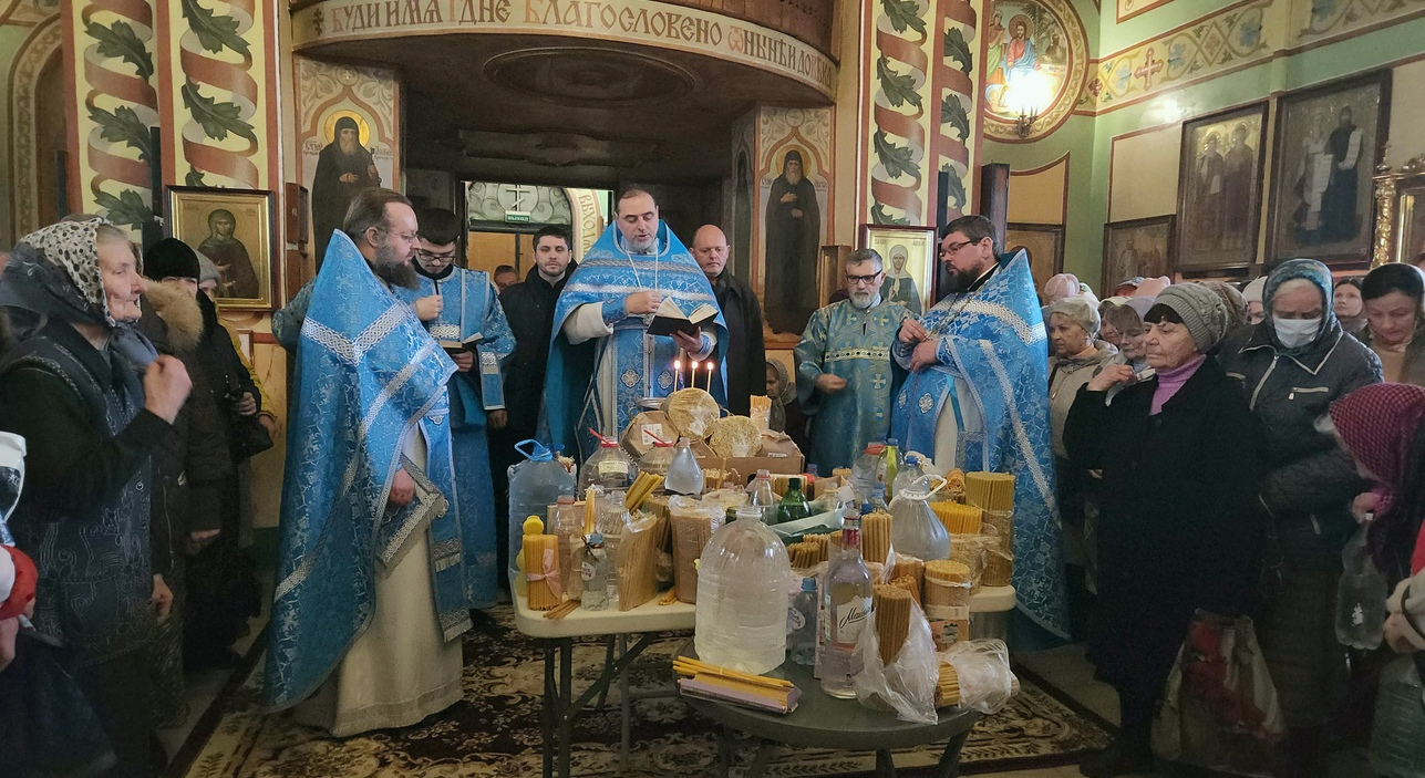 Сретение Господне в храме Святой Троицы станицы Динской