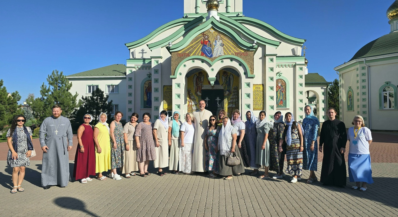 В Динском благочинии радушно встретили участников конкурса «За нравственный подвиг учителя»