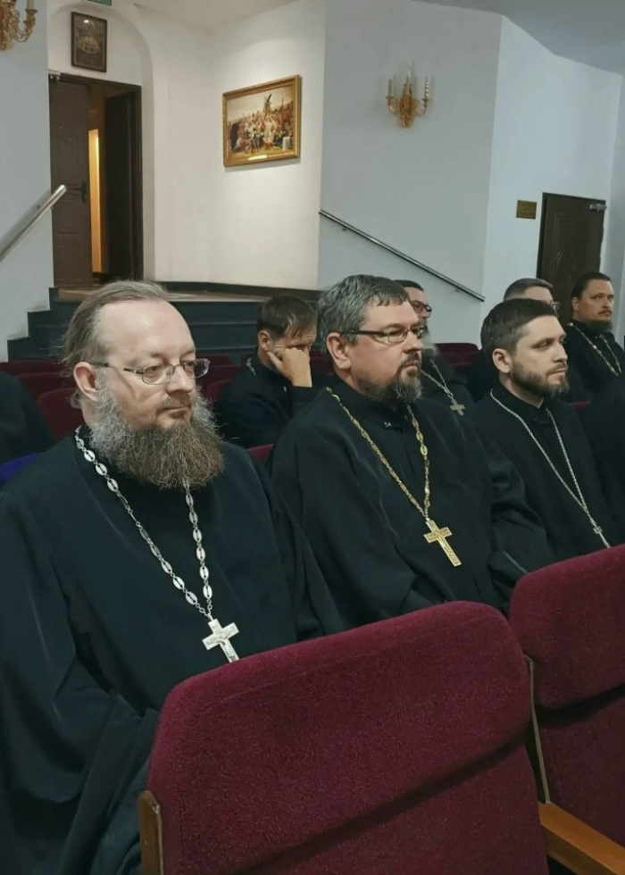 Духовенство 14-го Динского благочиния приняло участие во встрече с военным священником из Иркутска
