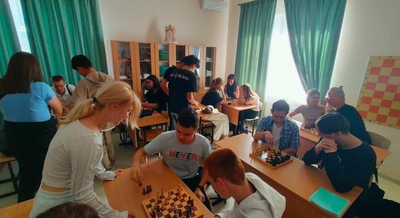 «Разговоры о важном» в Духовно-просветительском центре храма Святой Троицы закончились шахматным турниром