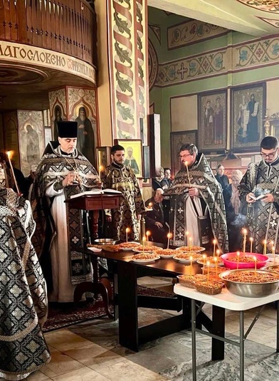 Освящение колива ко дню памяти великомученика Феодора Тирона