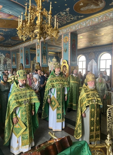 Благочинный протоиерей Иоанн Лапко служил в Свято-Покровском храме в день святой блаженной Ксении Петербургской