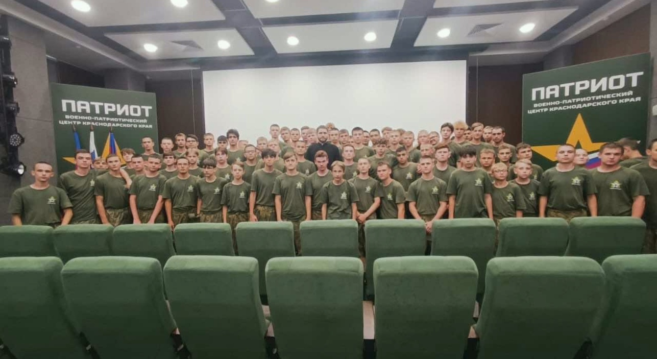 Встреча с воспитанниками центра «Патриот»: о семье, верности и духовных ценностях