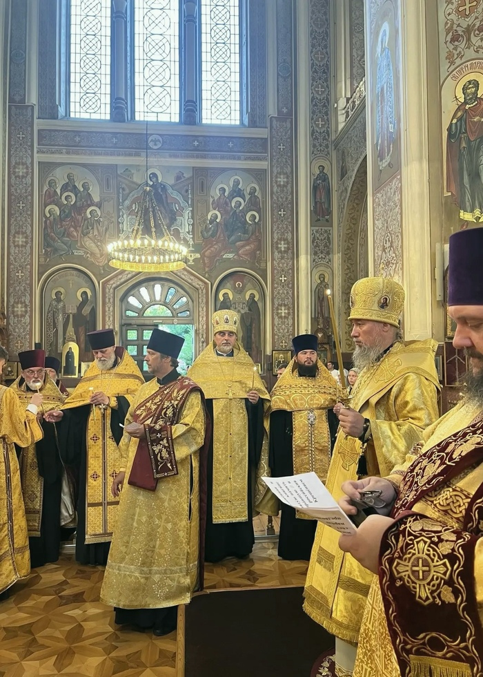 Благочинный Динского округа молился о митрополите Василии в дни 7-летия его архиерейской хиротонии