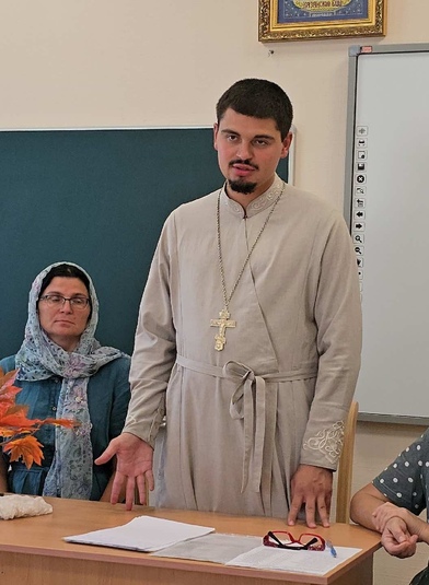 В духовно-просветительском центре храма Святой Троицы станицы Динской состоялось родительское собрание