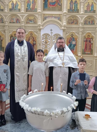 Крещение детей в Введенском храме