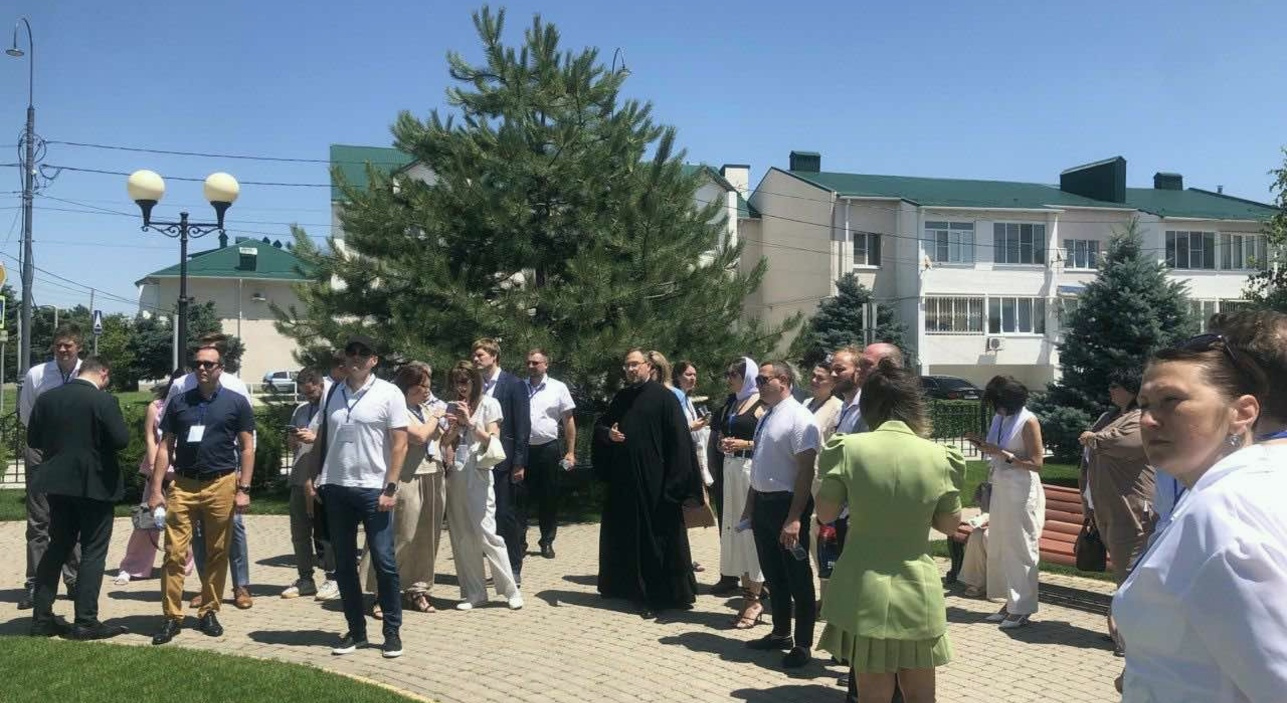 Архитекторы Краснодарского края посетили духовный центр храма Святой Троицы в станице Динской