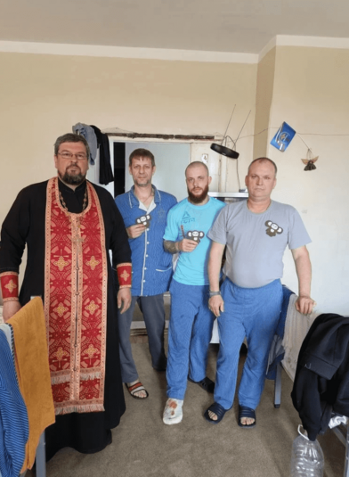 С молитвой и заботой: священник из Динской отправился в Луганский госпиталь