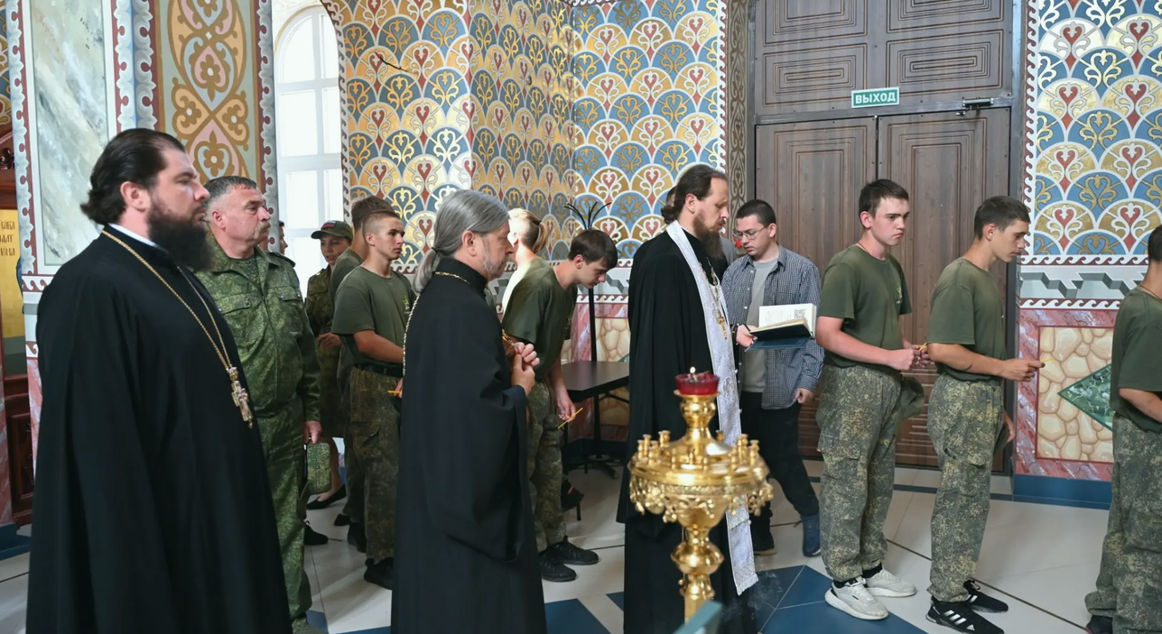 «Один в поле воин, если с Богом!» — иеромонах Филарет (Зубов) посетил центр «Патриот» в Динском районе