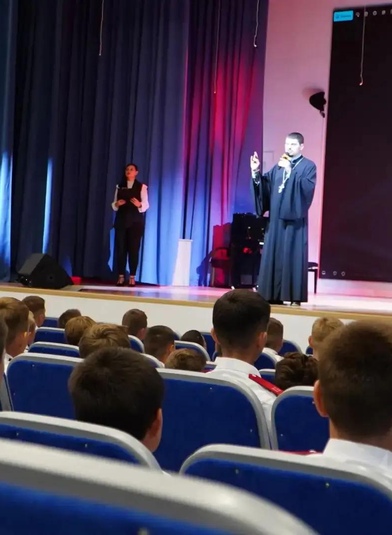 Иерей Иоанн Лапко принял участие в памятной акции, посвященной жертвам трагедии в Беслане