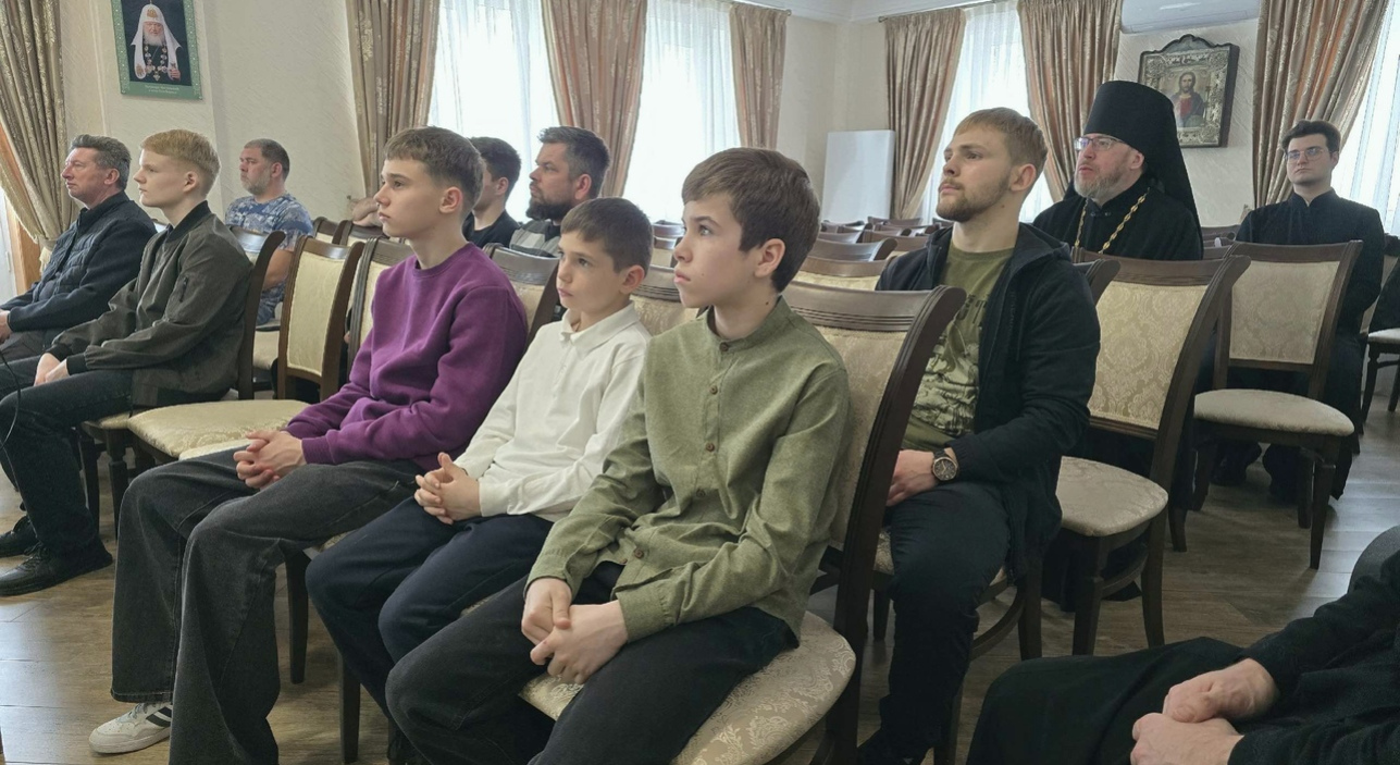 В духовном центре храма Святой Троицы станицы Динской прошла встреча с семинаристами