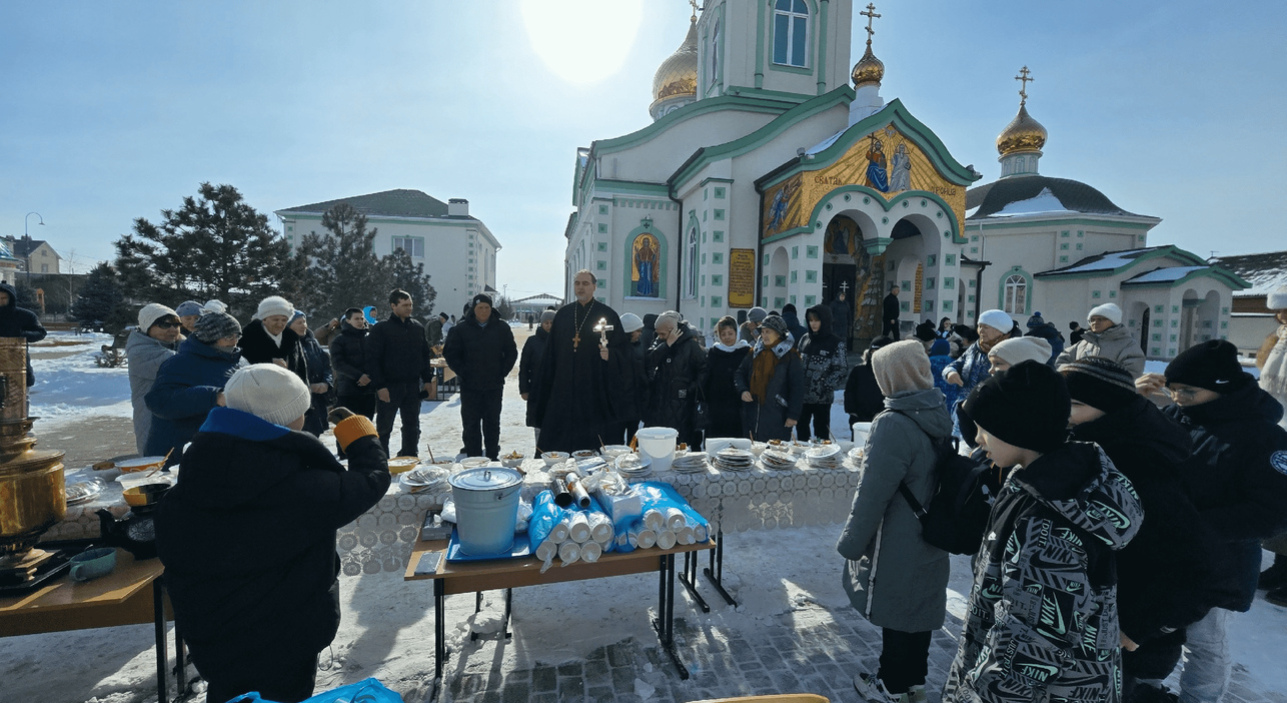 Прощеное воскресение и масленичная ярмарка в храме Святой Троицы