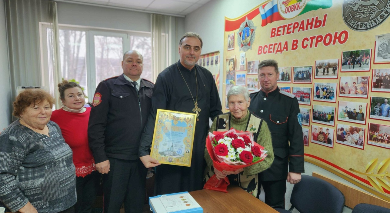 Благочинный поздравил с 90-летием почетного гражданина Динского района
