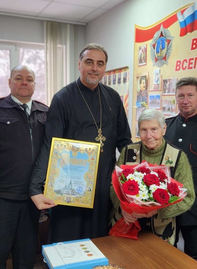 Благочинный поздравил с 90-летием почетного гражданина Динского района