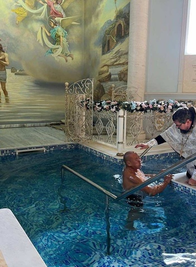Новое начало: Крещение воспитанника реабилитационного центра