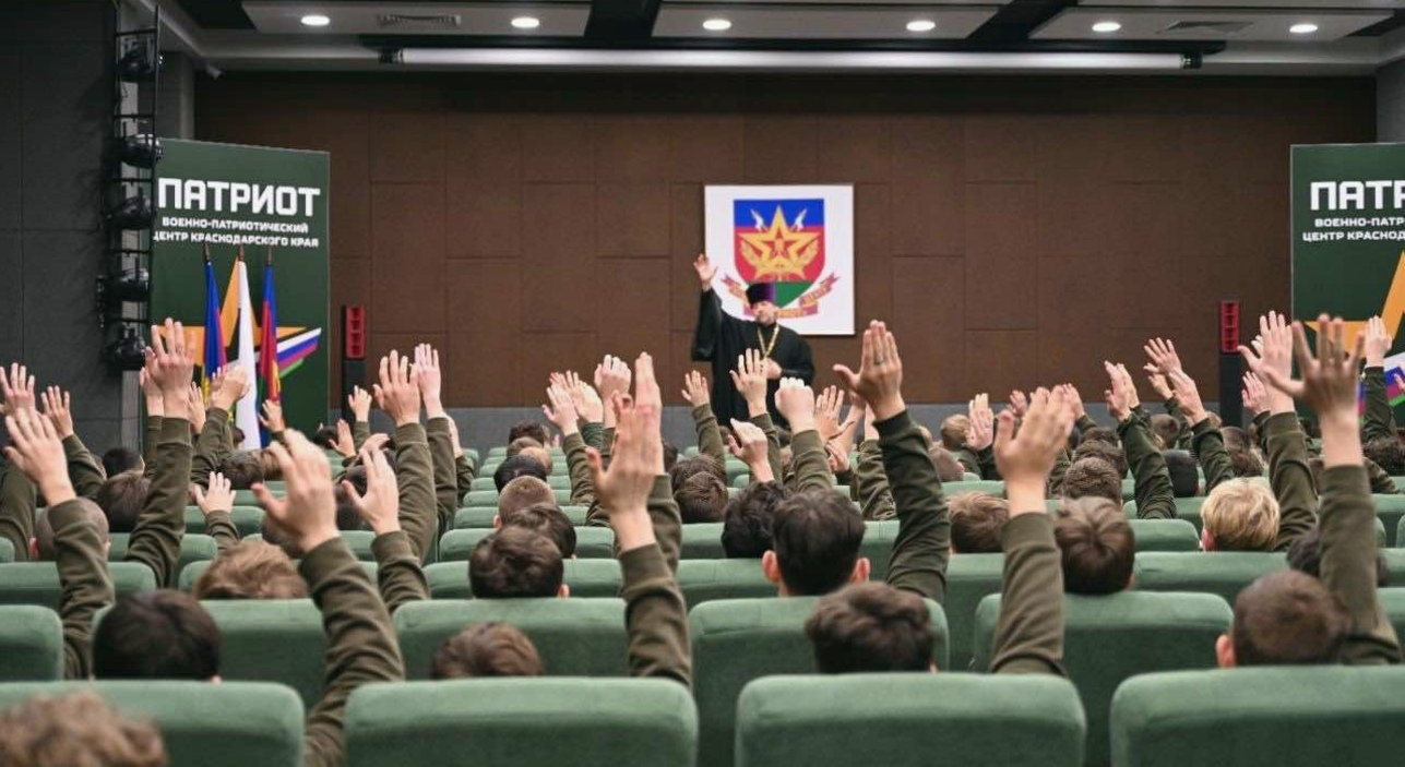 Священники 14-го благочиния активно сотрудничают с центром военно-патриотического воспитания «Патриот»