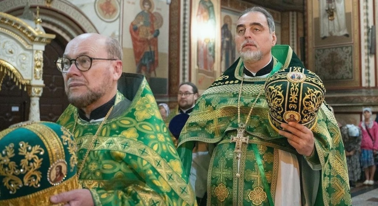 Благочинный протоиерей Иоанн Лапко сослужил митрополиту Филиппу на Литургии в день памяти святителя Филиппа Московского