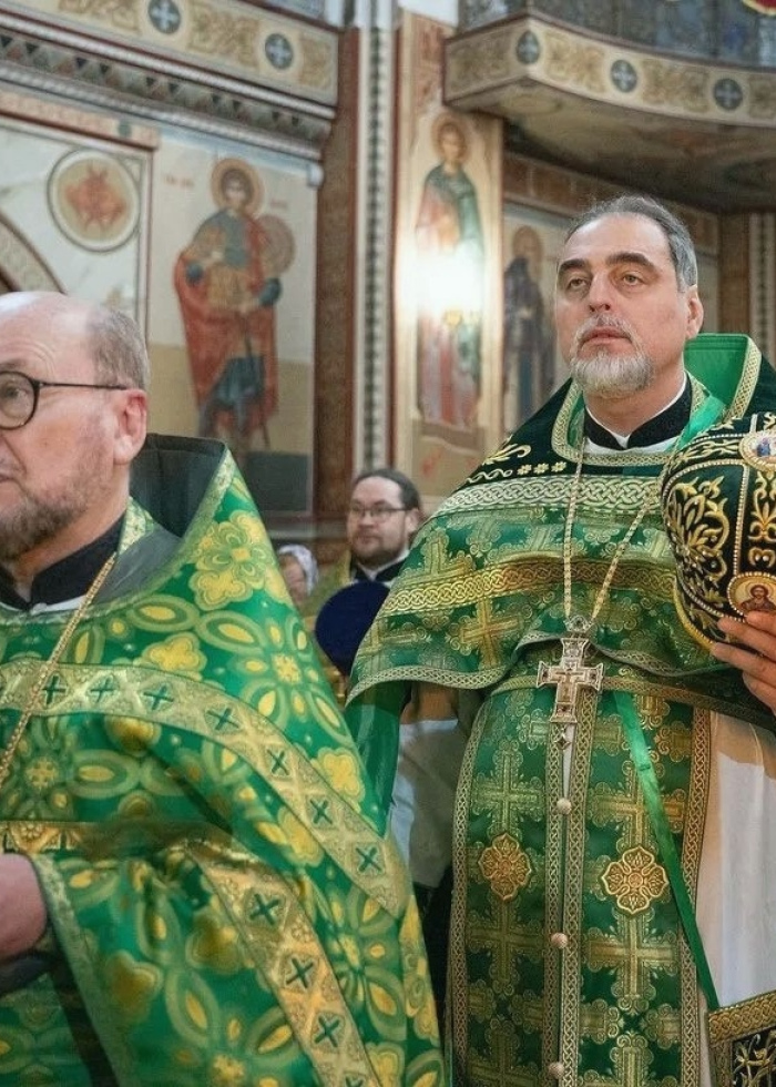 Благочинный протоиерей Иоанн Лапко сослужил митрополиту Филиппу на Литургии в день памяти святителя Филиппа Московского