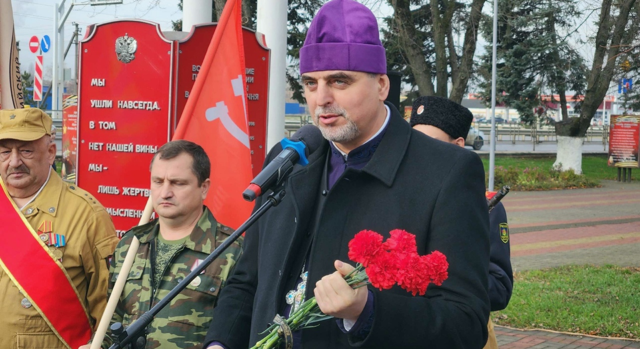 Благочинный принял участие в митинге «Живая память»