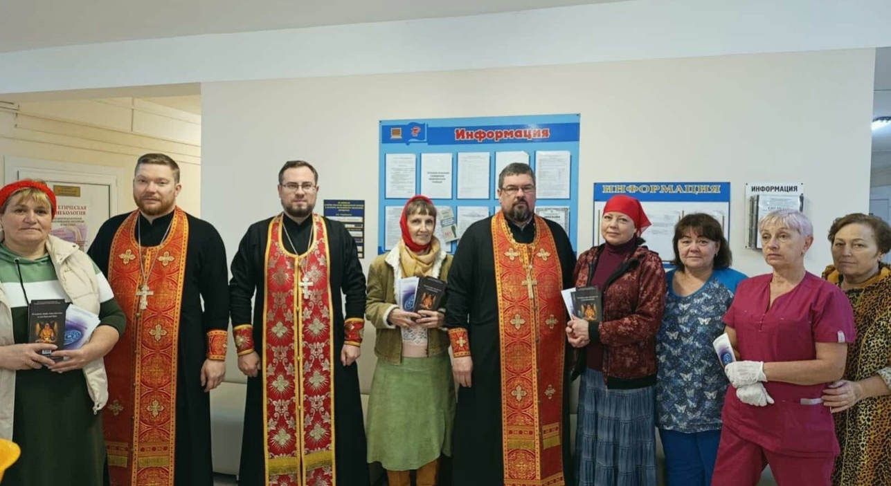 Священники посетили Динскую ЦРБ