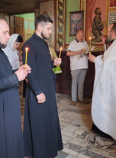 В храме Святой Троицы прошла панихида в память о митрополите Исидоре и священнике Александре