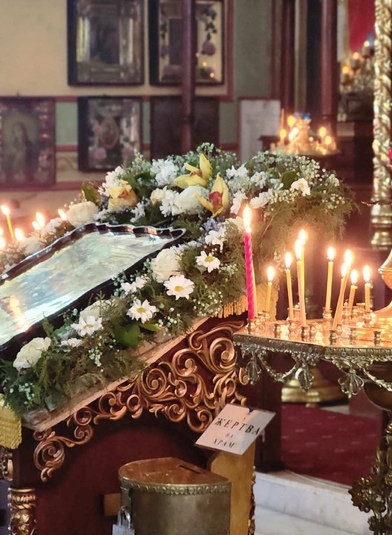 В храме Святой Троицы совершили праздничную Литургию в день памяти Николая Чудотворца