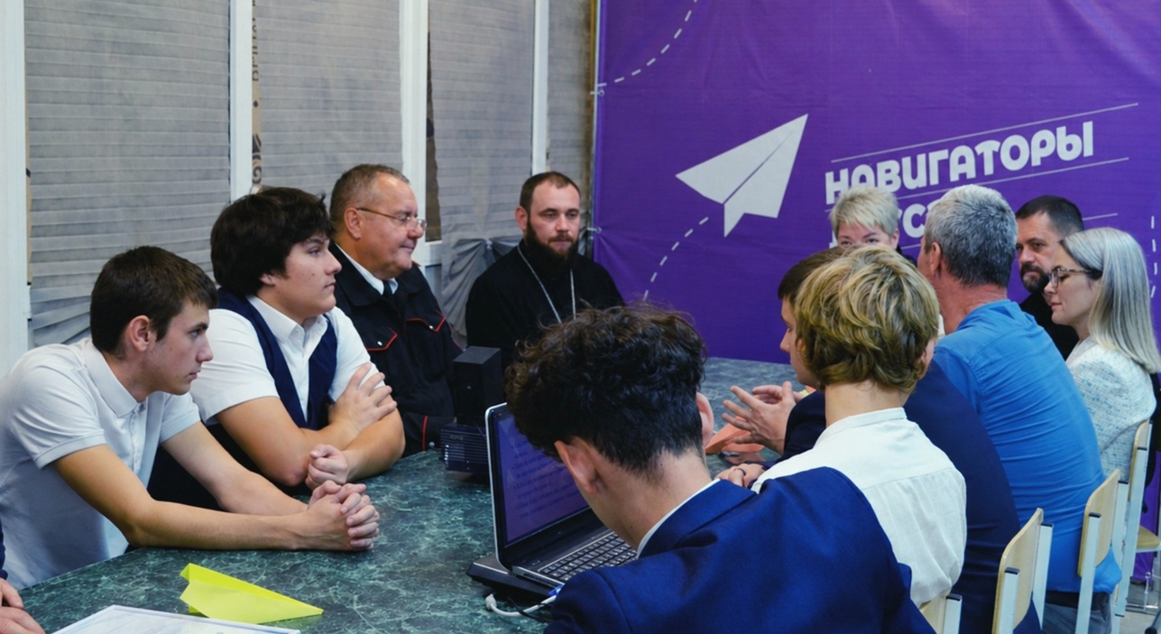 В Динском районе прошёл круглый стол «Отцы и дети»: в мероприятии принял участие священник, помощник благочинного 14-го Динского округа