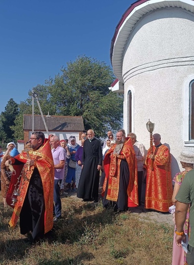 Престольный праздник в храме-часовне имени Царственных Страстотерпцев станицы Динской