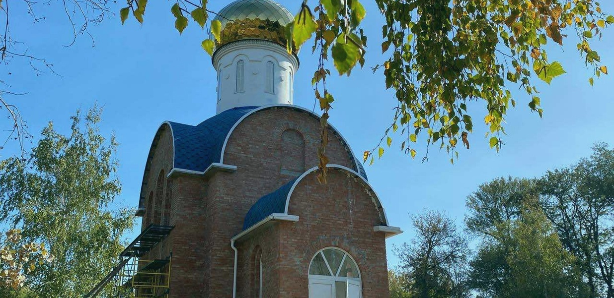 В поселке Украинском отметили престольный праздник храма Покрова Пресвятой Богородицы - видео