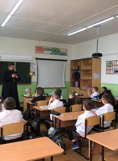 Священник посетил школьников в первую седмицу Поста