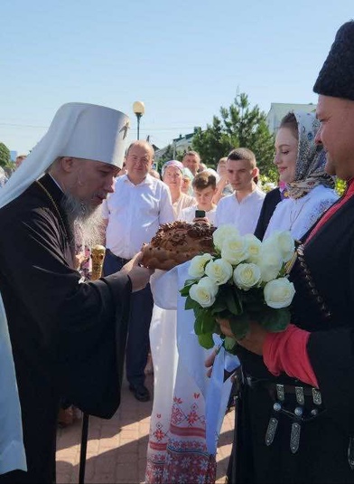 Престольный праздник храм Святой Троицы встретил с митрополитом Василием
