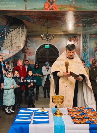 В храме Пресвятой Богородицы поселка Агроном совершили молебен в поддержку наших солдат на передовой