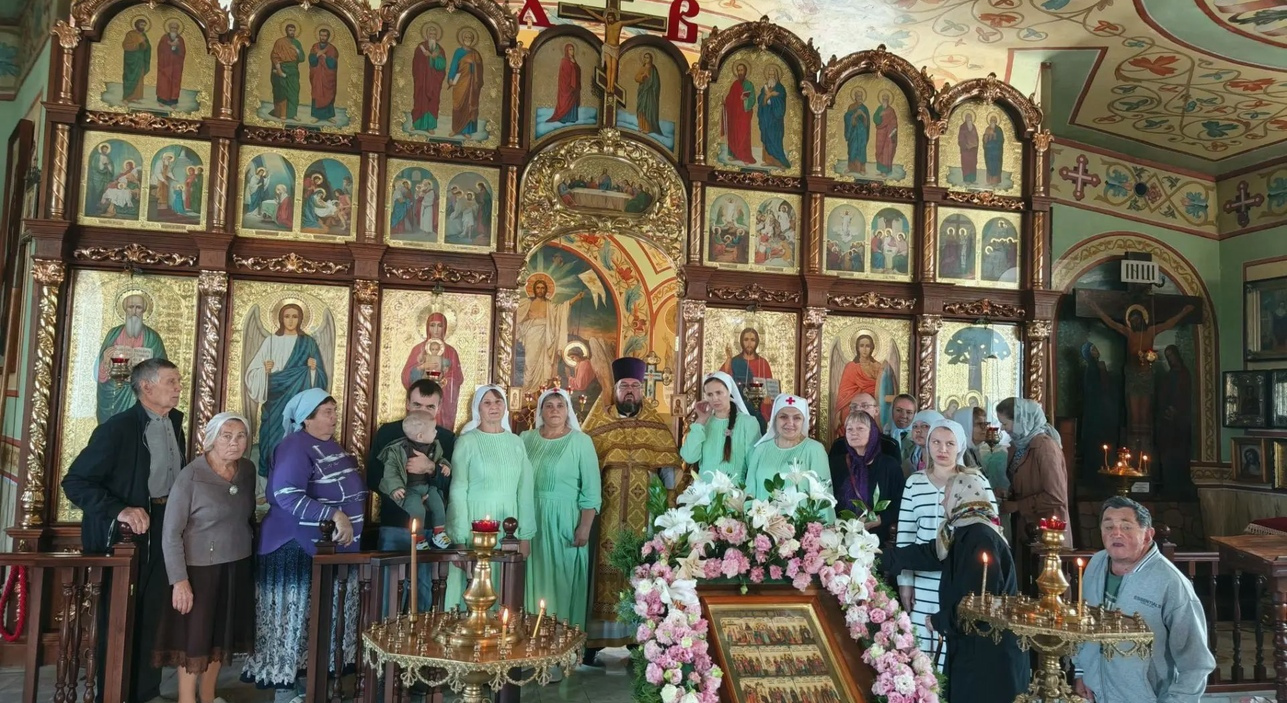 В храме Святой Троицы совершена сестринская Литургия