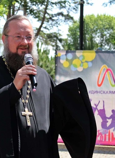 Батюшка благословил мероприятие, посвященное Дню защиты детей