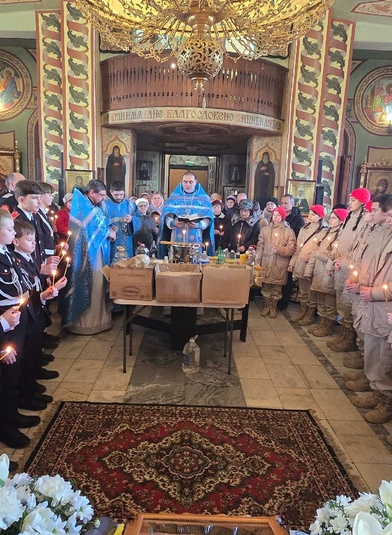 В храме Святой Троицы состоялась торжественная литургия, посвящённая Сретению Господню