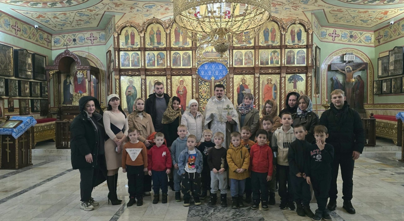 Юные спортсмены из центра «Рубеж» посетили Свято-Троицкий храм в станице Динской