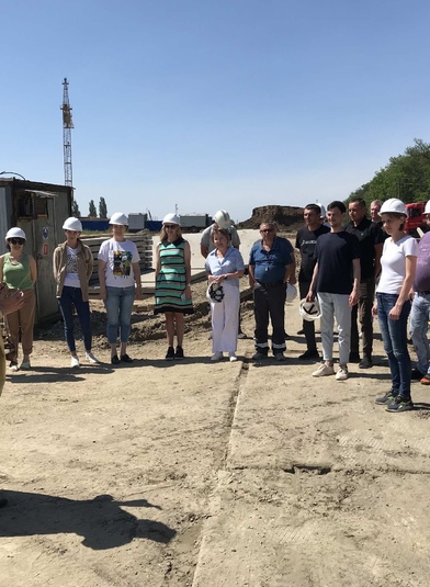 На въезде в Динскую освятили место строительства новой школы на 1550 мест