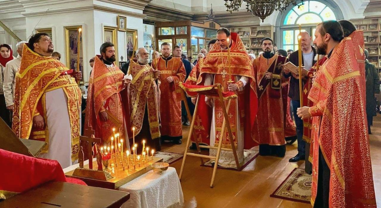 Благочинный возглавил заупокойное Богослужение в 40-й день со дня кончины протоиерея Сергия Максимца