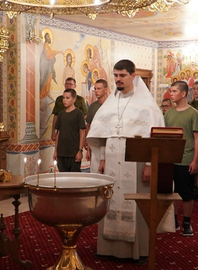Крещение в кадетском строю: как духовник окормляет будущих защитников Отечества