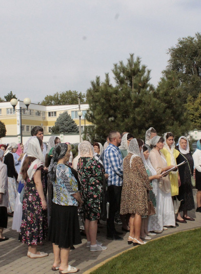 Воскресная Литургия в неделю 16-ю по Пятидесятнице