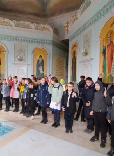 Экскурсия по храму для школьников
